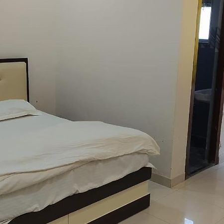 Bhagwan Hotel Gonda Екстериор снимка