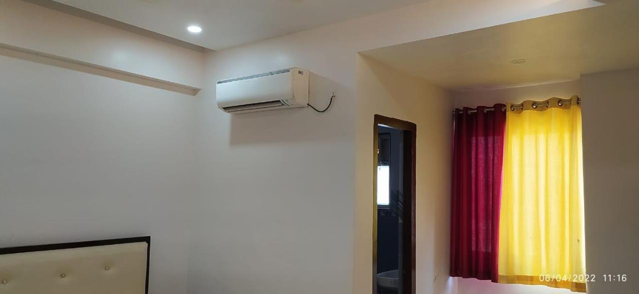 Bhagwan Hotel Gonda Екстериор снимка